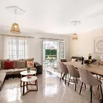Martinique فيلة